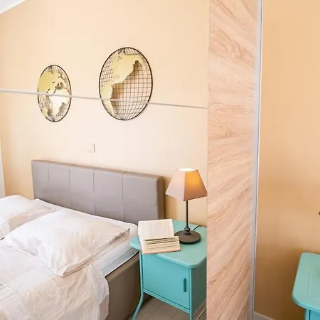 Apartamento For 2 I 3 Min From I Close To Zadar Bibinje